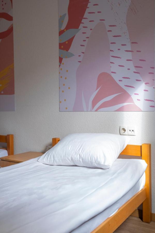 Mint Hotel Prizren Bagian luar foto
