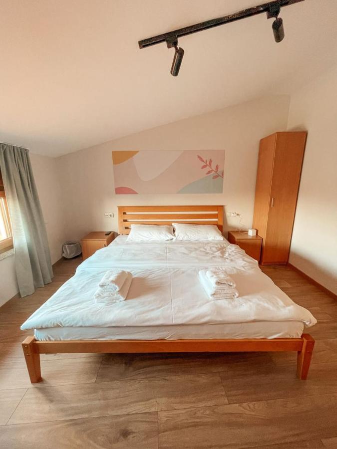 Mint Hotel Prizren Bagian luar foto